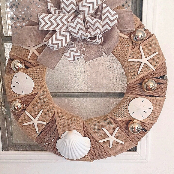 Christmas Beach Wreath - Picture 3 of 3